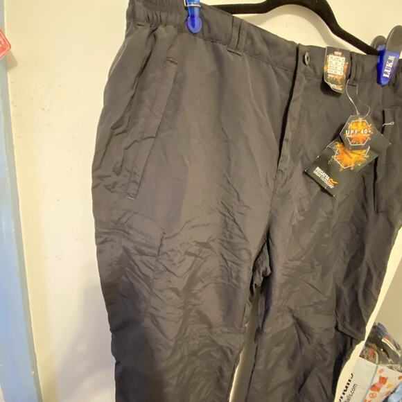 MENS 40” REGATTA Outdoors WORKING WALKING Hiking ACTION CARGO TROUSERS UPF40+ - Picture 11 of 12